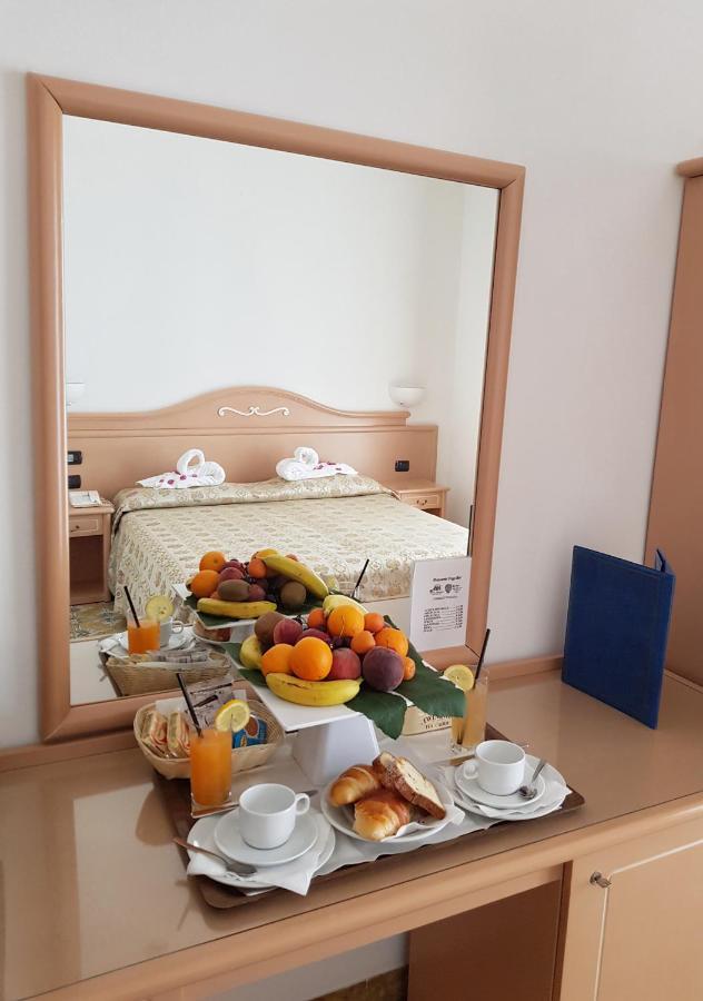 Hotel Imperial Иския Екстериор снимка